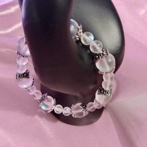 Beautiful frosted clear bracelet
